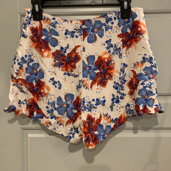 Free people flow shorts - Picture 2 of 3